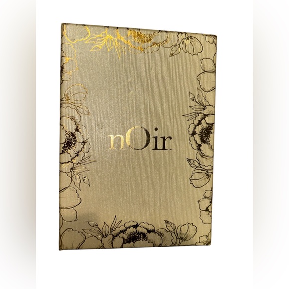 nOir Necklaces and Eating Set. NIB - Picture 3 of 3